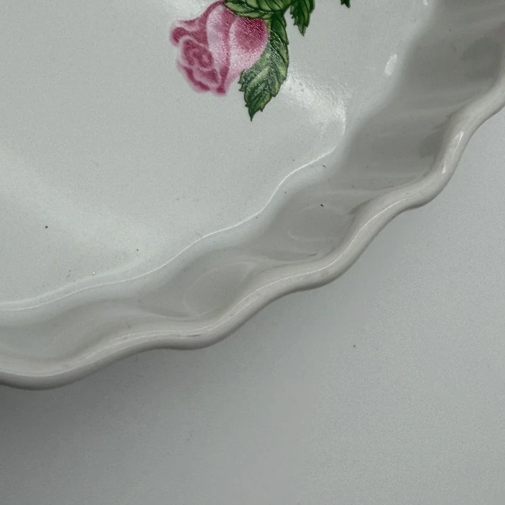 Christineholm Porcelain Quiche Tart Dish Pink Rose Fluted Round White‎ Bakeware